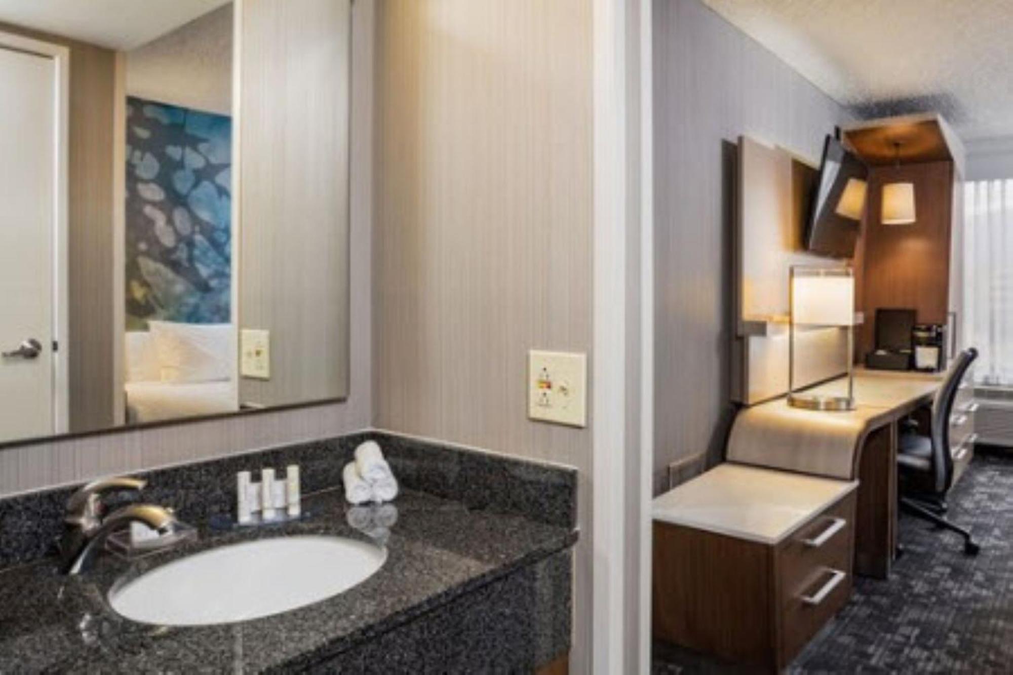 Courtyard By Marriott Riverside Ucr/Moreno Valley Area Εξωτερικό φωτογραφία