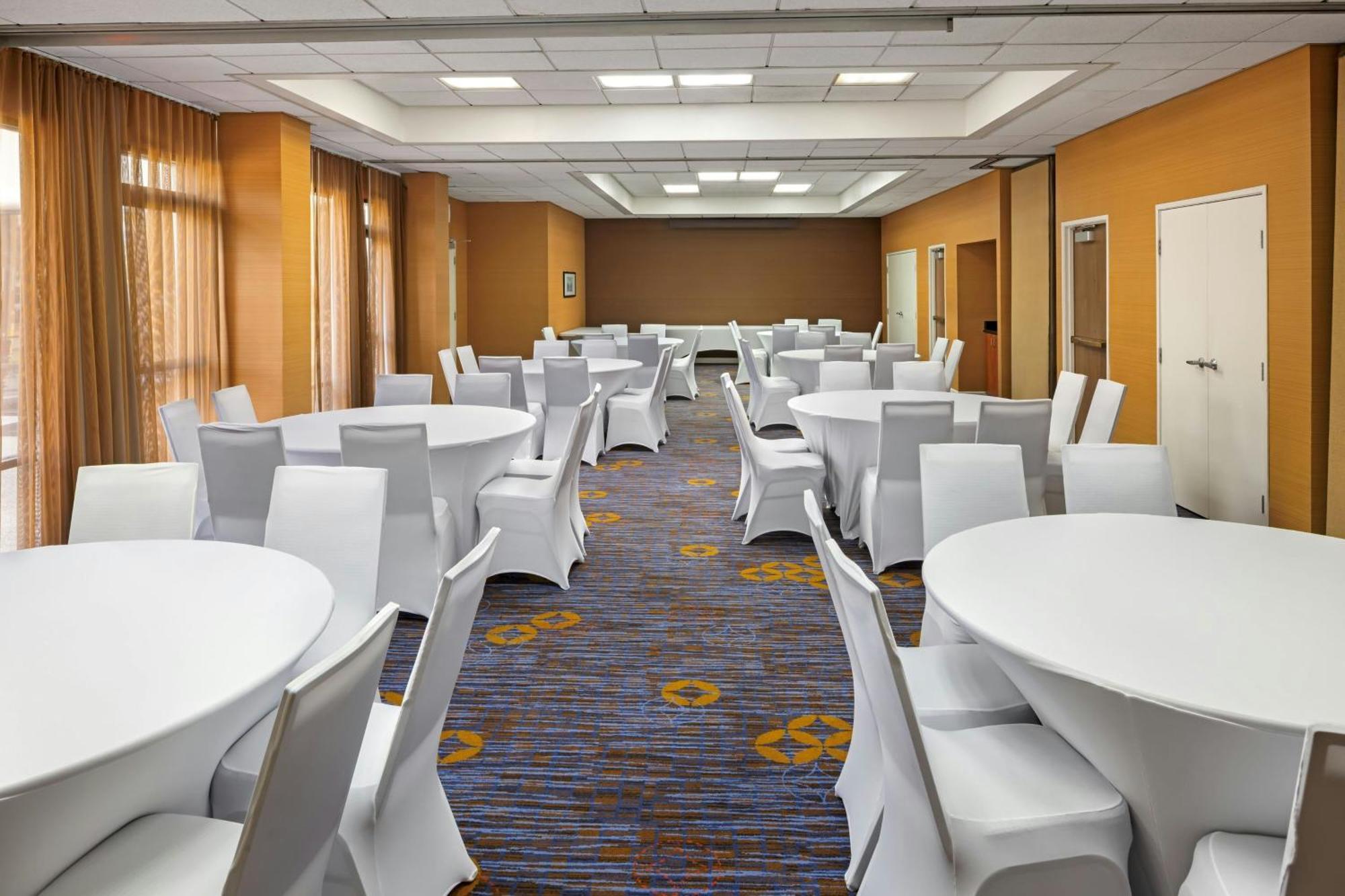 Courtyard By Marriott Riverside Ucr/Moreno Valley Area Εξωτερικό φωτογραφία